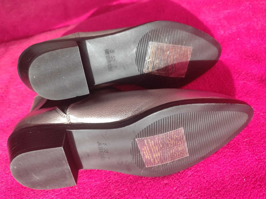 Черевики козаки жіночі на низьких підборах primark 5р (38) срібного