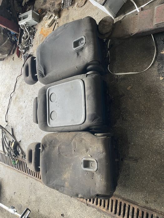 Оригінальні сидіння пежо партнер