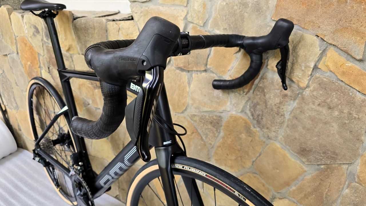Карбоновий шосейний велосипед BMC Roadmachine 01 FIVE Ultegra Di2