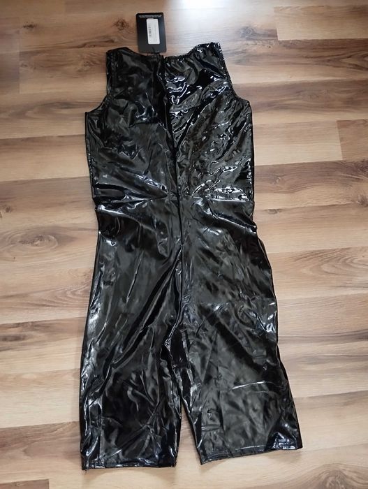 lateksowy kombinezon S latex suit dopasowany obcisły goth costume