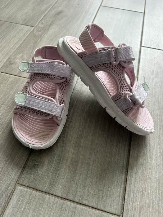 Сандалі, босоніжки Puma