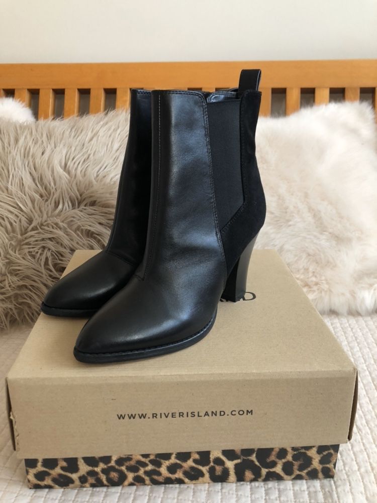 Piękne zamszowo skórzane sztyblety 38 River Island