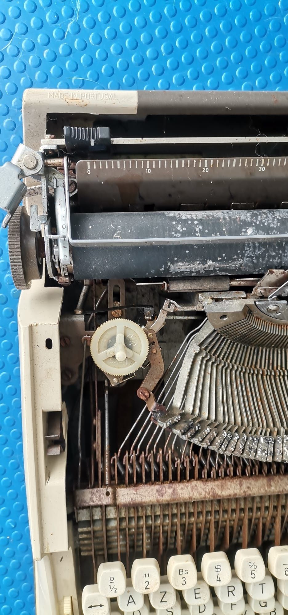 Máquina de escrever Messa anos 70