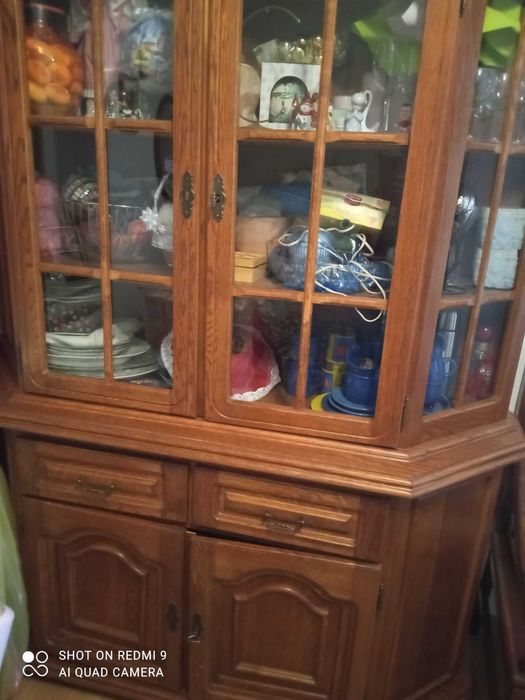 Sprzedam drewnianą witrynę