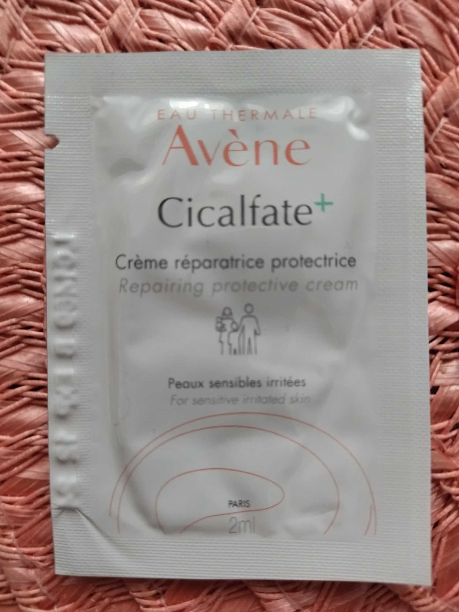 Avène Cicalfate+ 
krem do twarzy i ciała