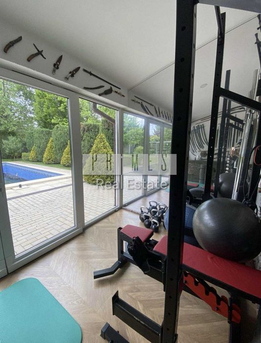 Оренда стильного та сучасного 2-поверхового будинку в Іванковичах