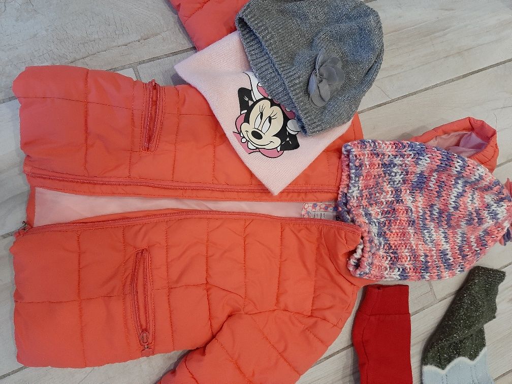 sprzedam  kurtkę czapki bluzy sweterki leginsy