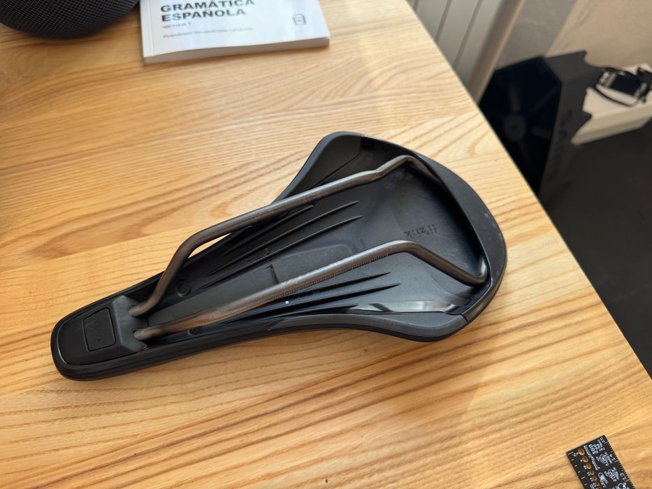 Сідло Fizik Terra Argo X3 140мм