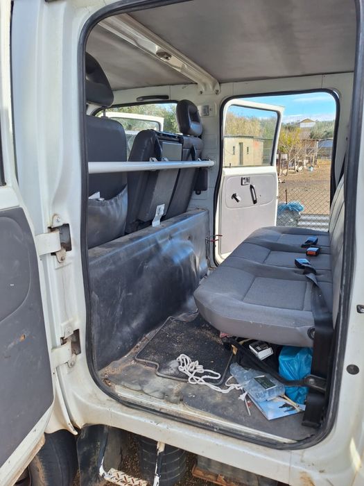 Carrinha caixa aberta 6 lugares