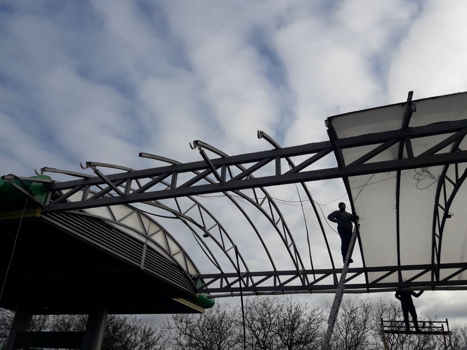 Кроем ангары и склады с профнастила, Высотные работы Промальп Николаев