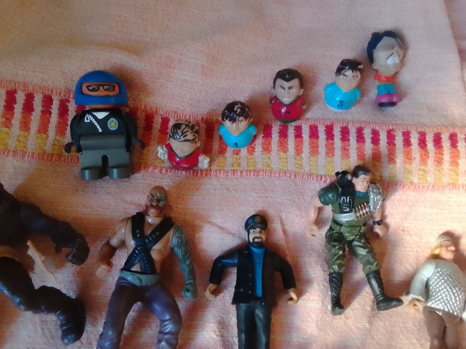 Figuras bonecos desde 1€ a 2€