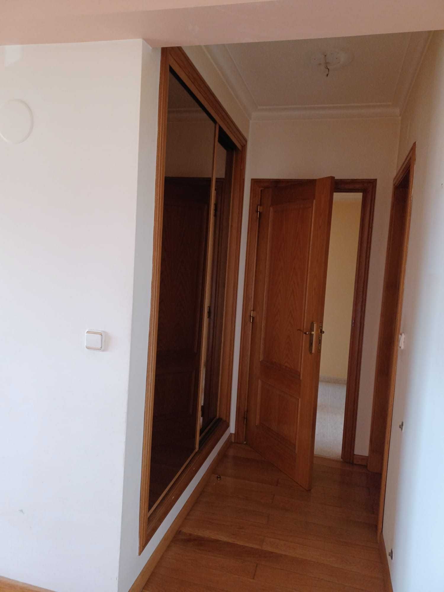 Vende-se T3 nos Fidalguinhos Barreiro