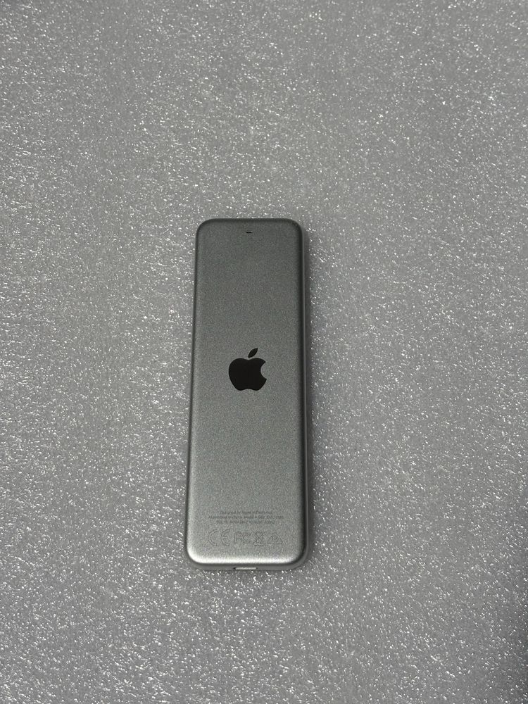 Пульт до Apple TV (1 покоління)
