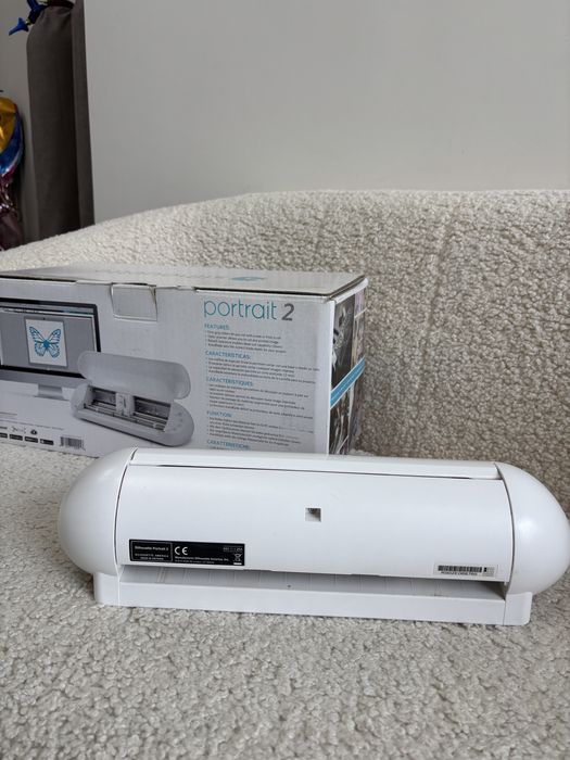 Plotter 2 Silhouette