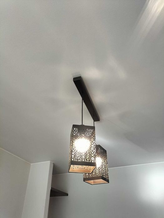 Candeeiro de teto em metal