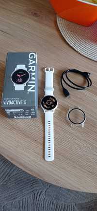 Garmin VivoAtive 5 kremowy