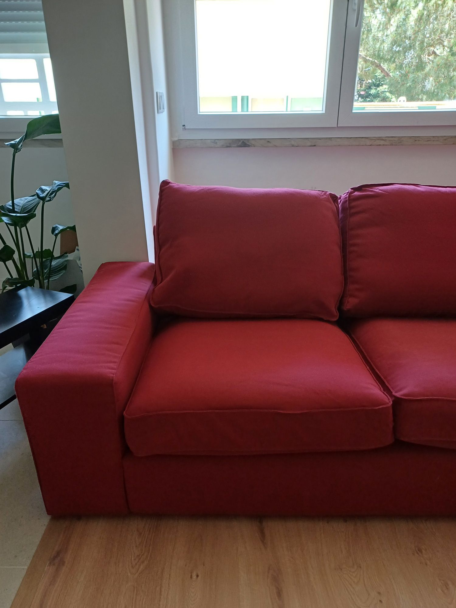 Sofá KIVIK IKEA 4 lugares com chaise longue
Usado como novo - estrutur