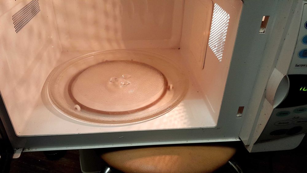 Микроволновая печь LG  MS-2642 W