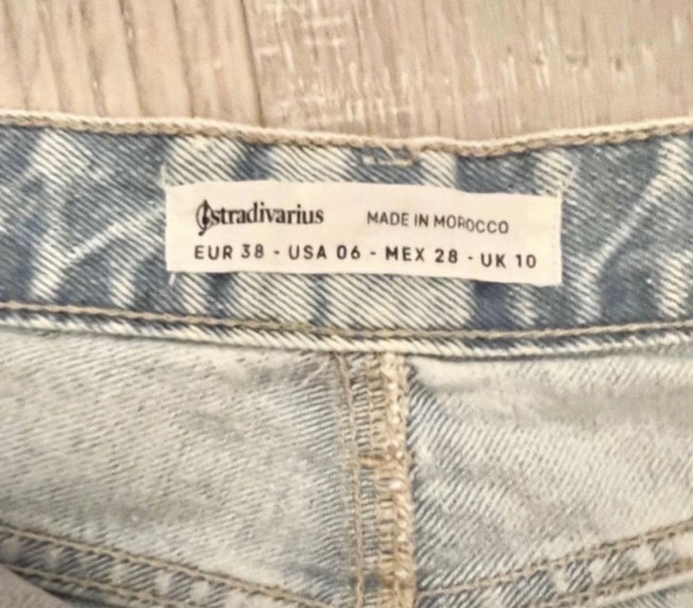 Stradivarius jeansowa spódnica na guziki z przetarciami r. 38/M