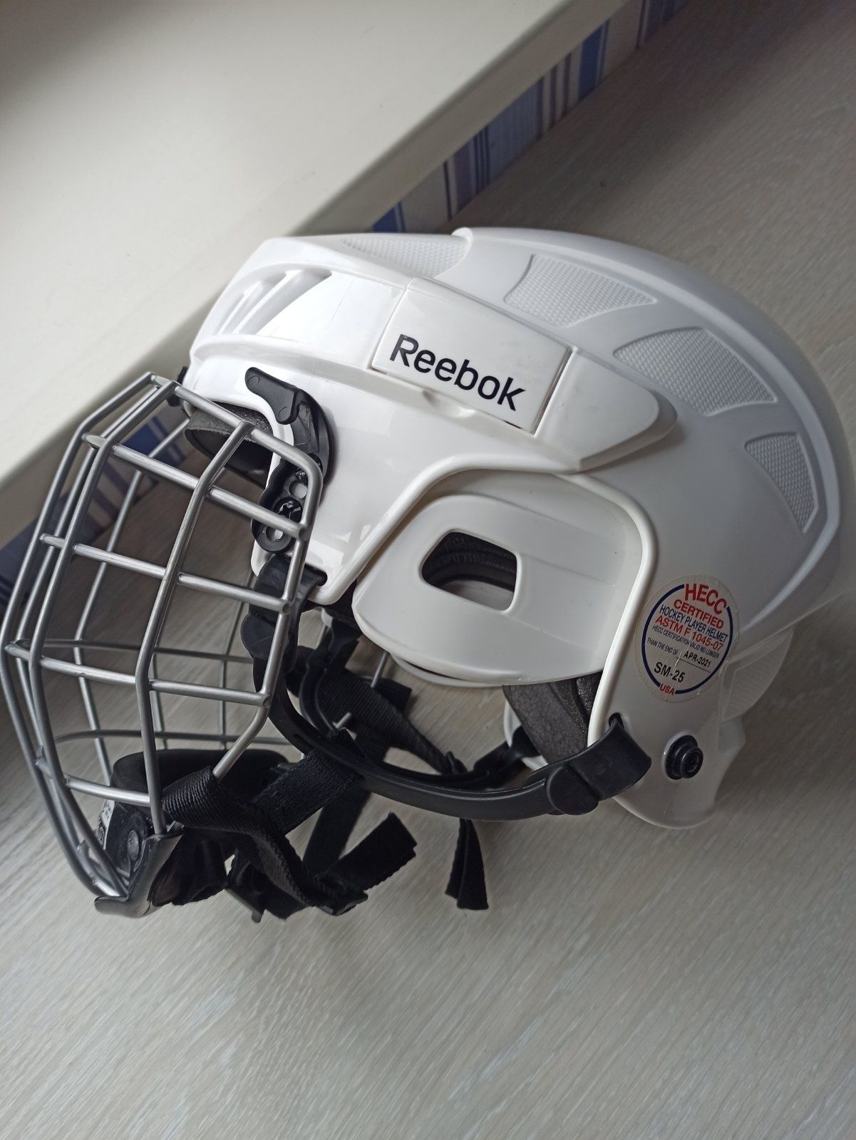 Форма хоккейная шлем защита Reebok 3K JOFA CCM