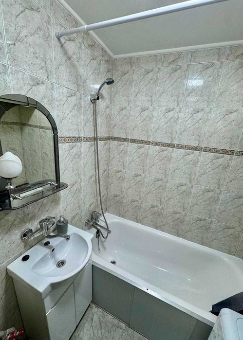 Оренда 3 кімнатної квартири в ближньому центрі вул. Золота
