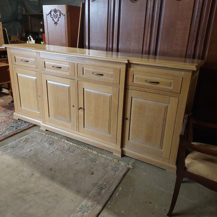 Piękna dębowa komoda