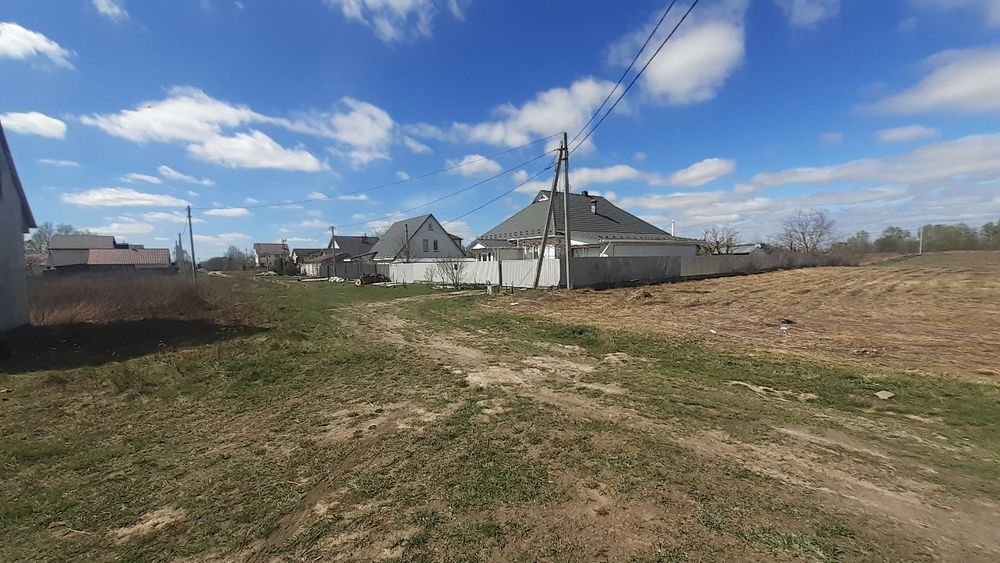 Продам ділянку в с. Требухів вул.Богдана Хмельницького 63