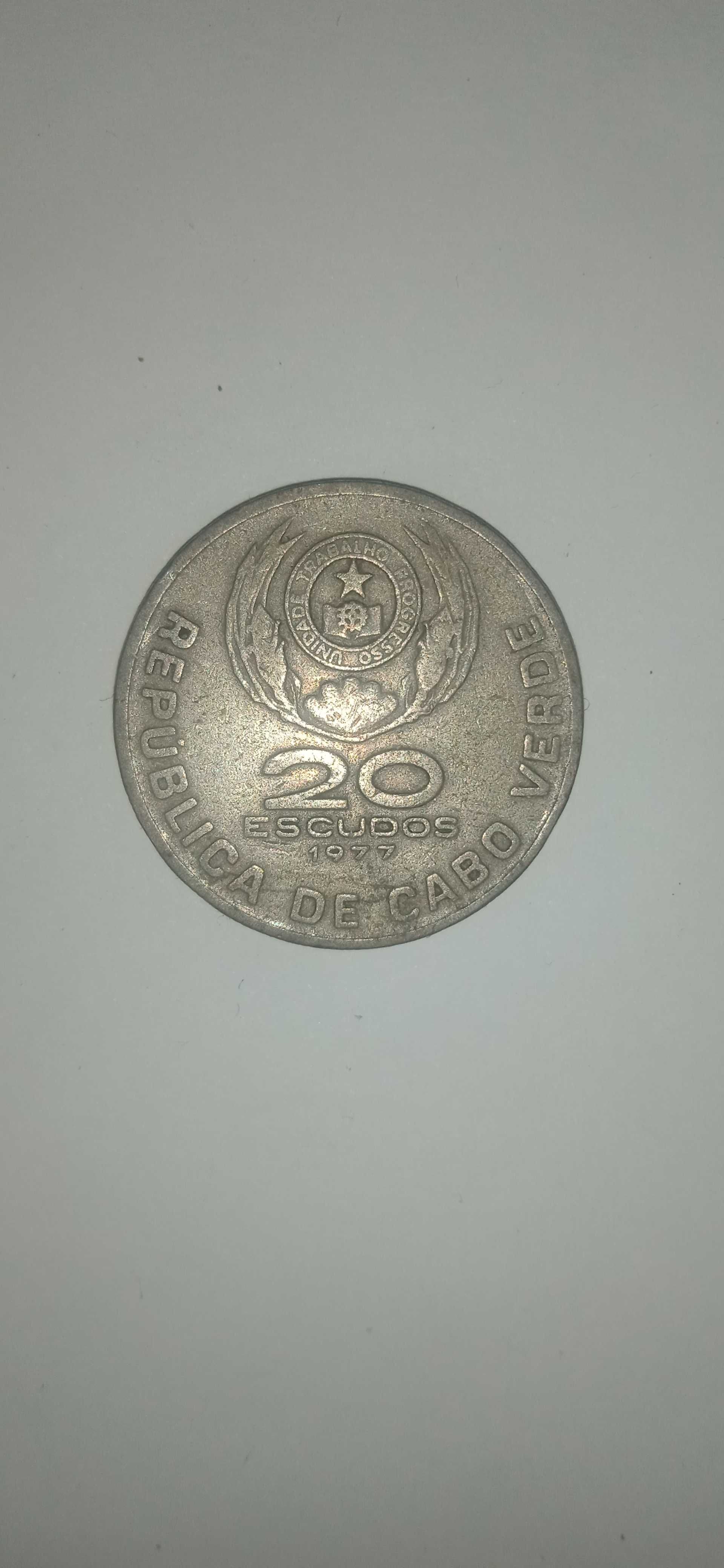 moedas 20 escudos de Cabo Verde. Lote 4 un. 1977/1982