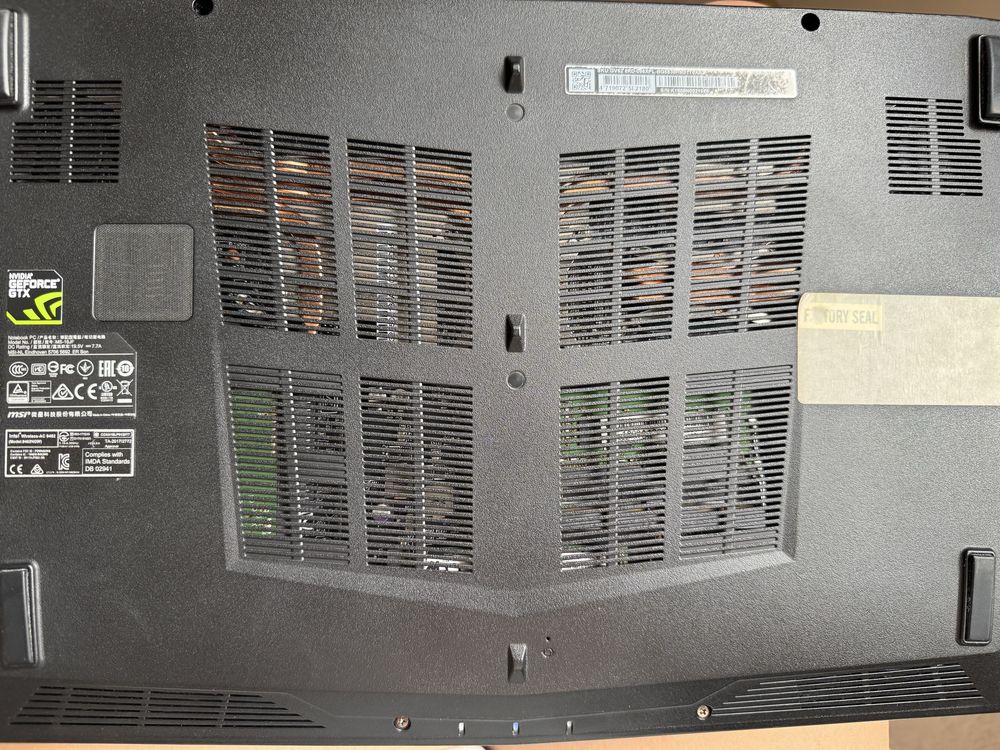 Laptop gamingowy MSI MS-16JF