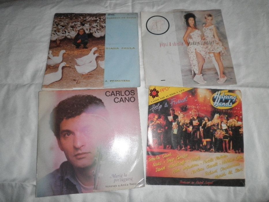 Discos vinil 45r--(40-alguns repetidos)valor de todos