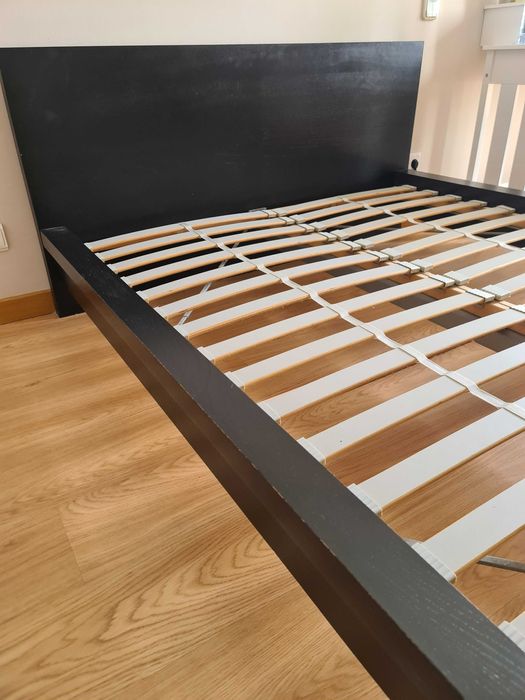 Cama 160x200 Cor preto Malm