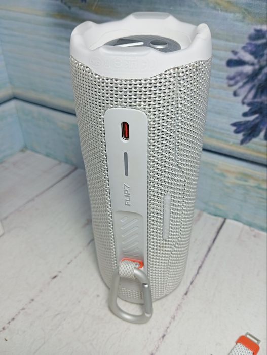 Колонка jbk flip7 , на гарантии