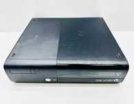 Xbox 360 z dwoma grami