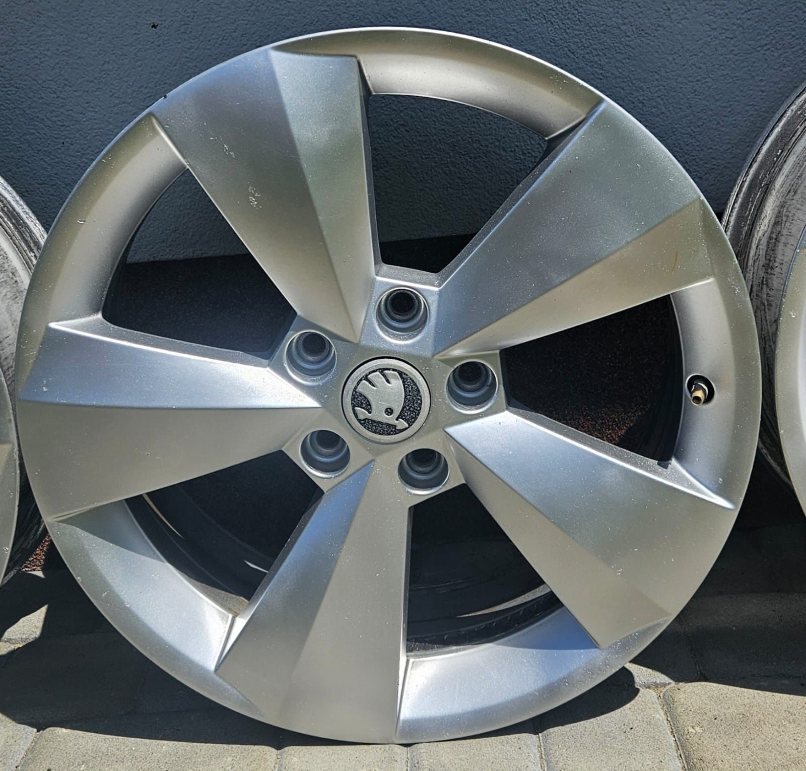 Диски r17 5*112 Skoda Oktavia A7