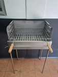 Churrasqueira inox com pernas