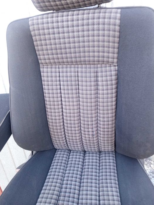 Mercedes w124 fotel lewy z podłokietnikiem czarna krata