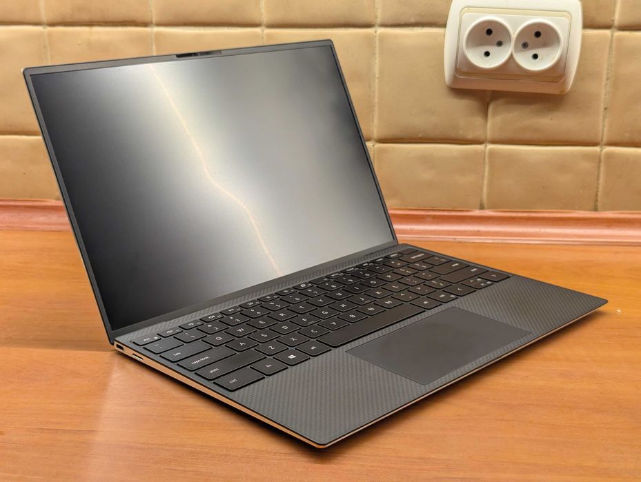 Dell XPS 13 9300, i5-1035G1, FHD IPS+, 8 RAM, 256 ssd