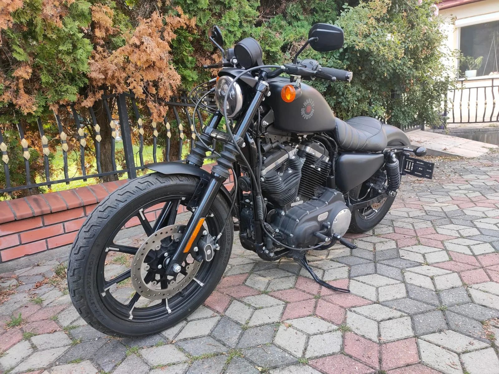 Harley-Davidson Sportster Iron 883 XL 883 Iron 2019 Czarny Mat Vance Hinces Bardzo Ładny