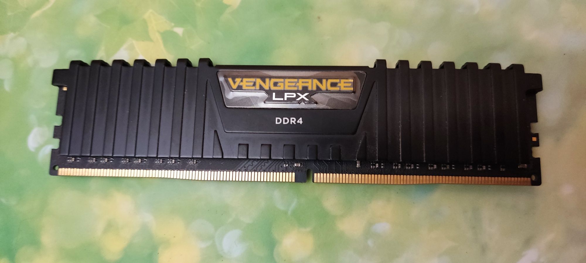 Планка памяти Corsair DDR4 8gb 3000 MHz