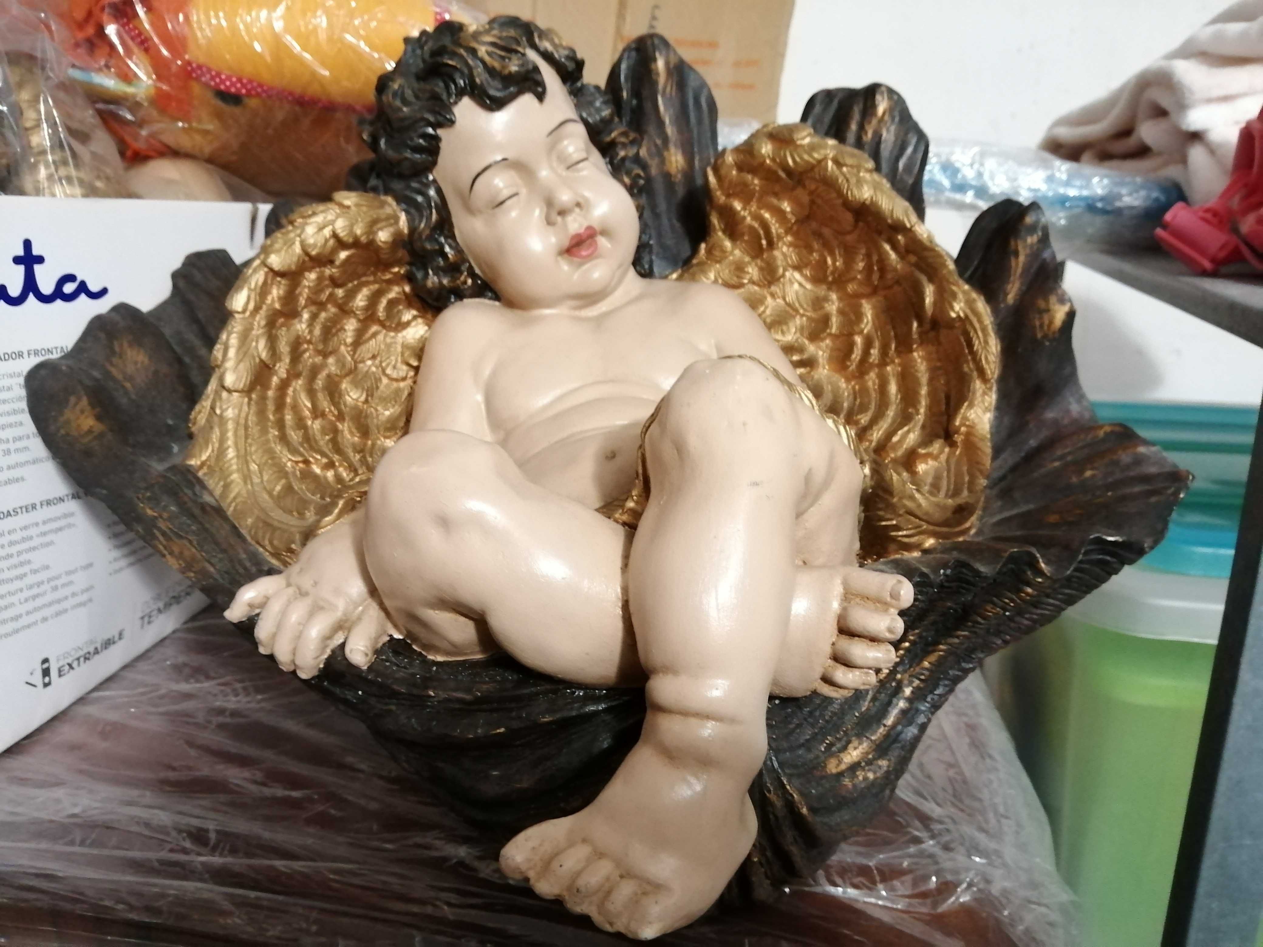 Anjo em cerâmica