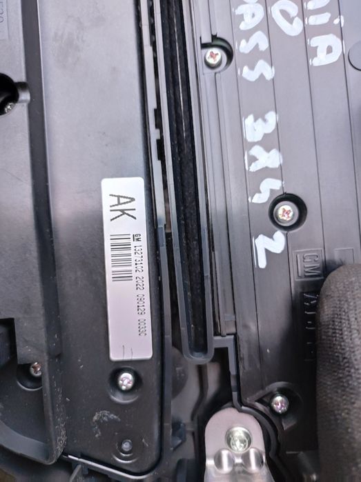 Panel nadmuchu nawiewu opel Insignia astra j