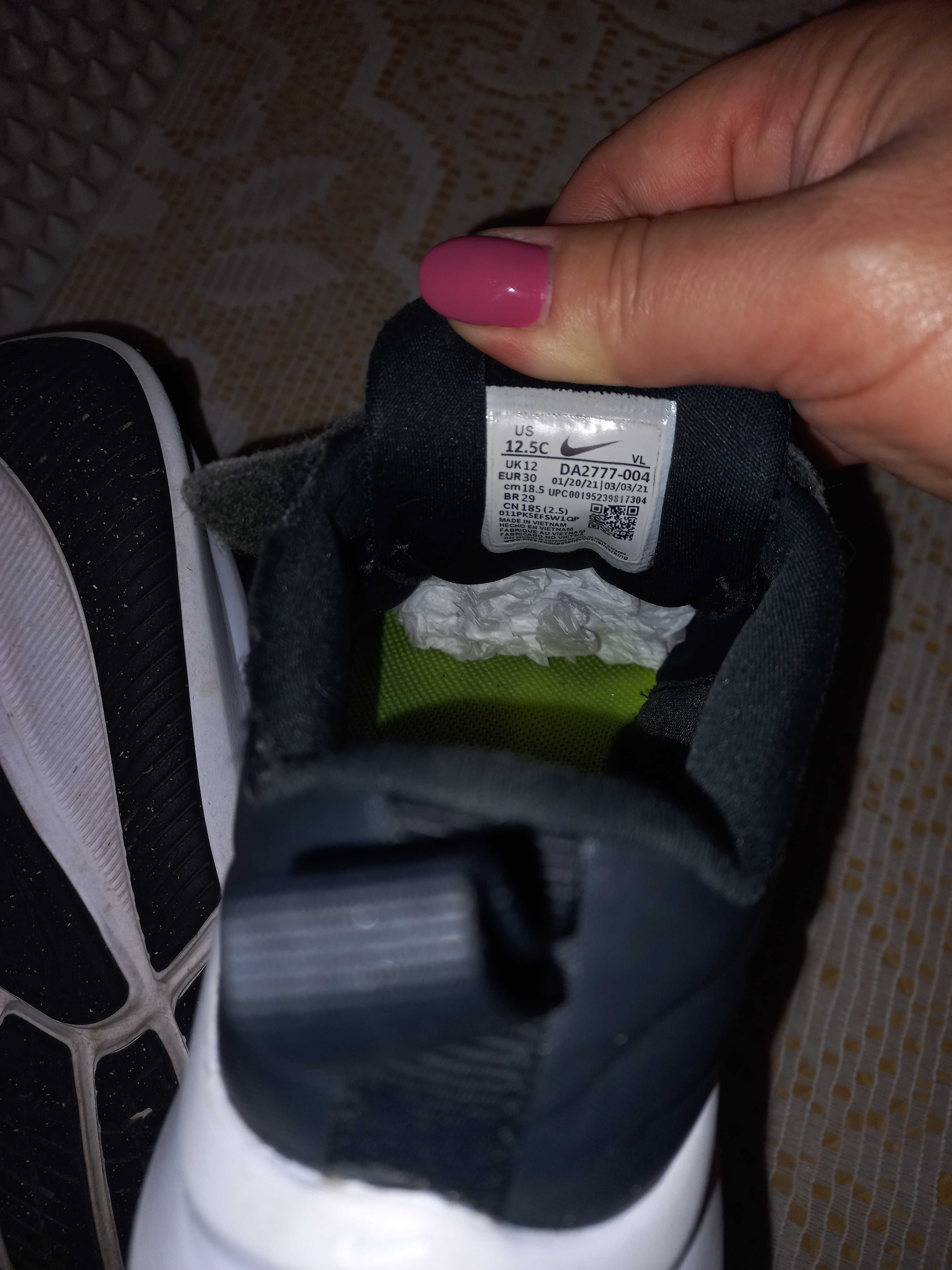 Sapatilhas Nike 30