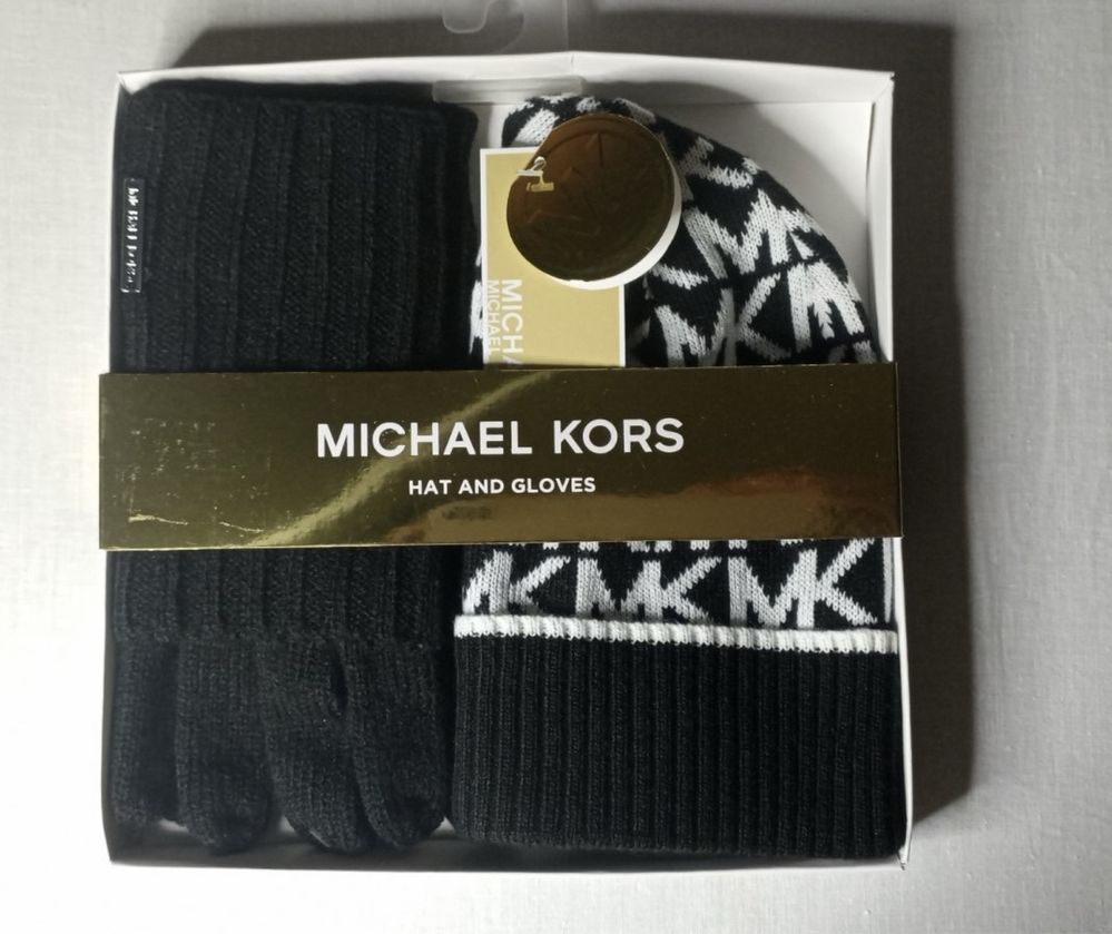Новый набор Michael Kors шапка и перчатки