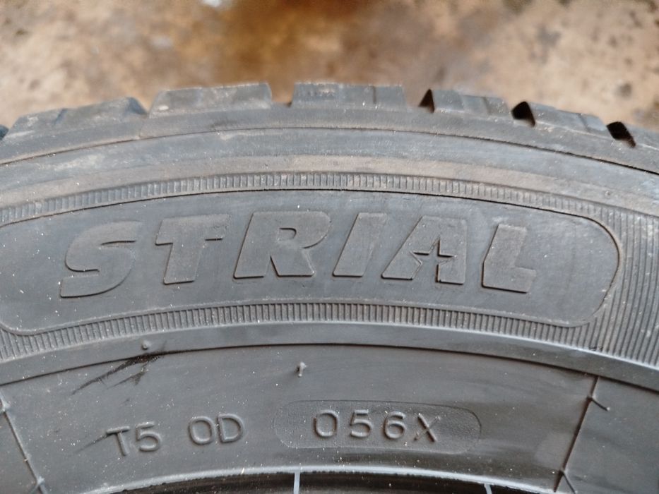 Opony zimowe Strial 215/65R16C