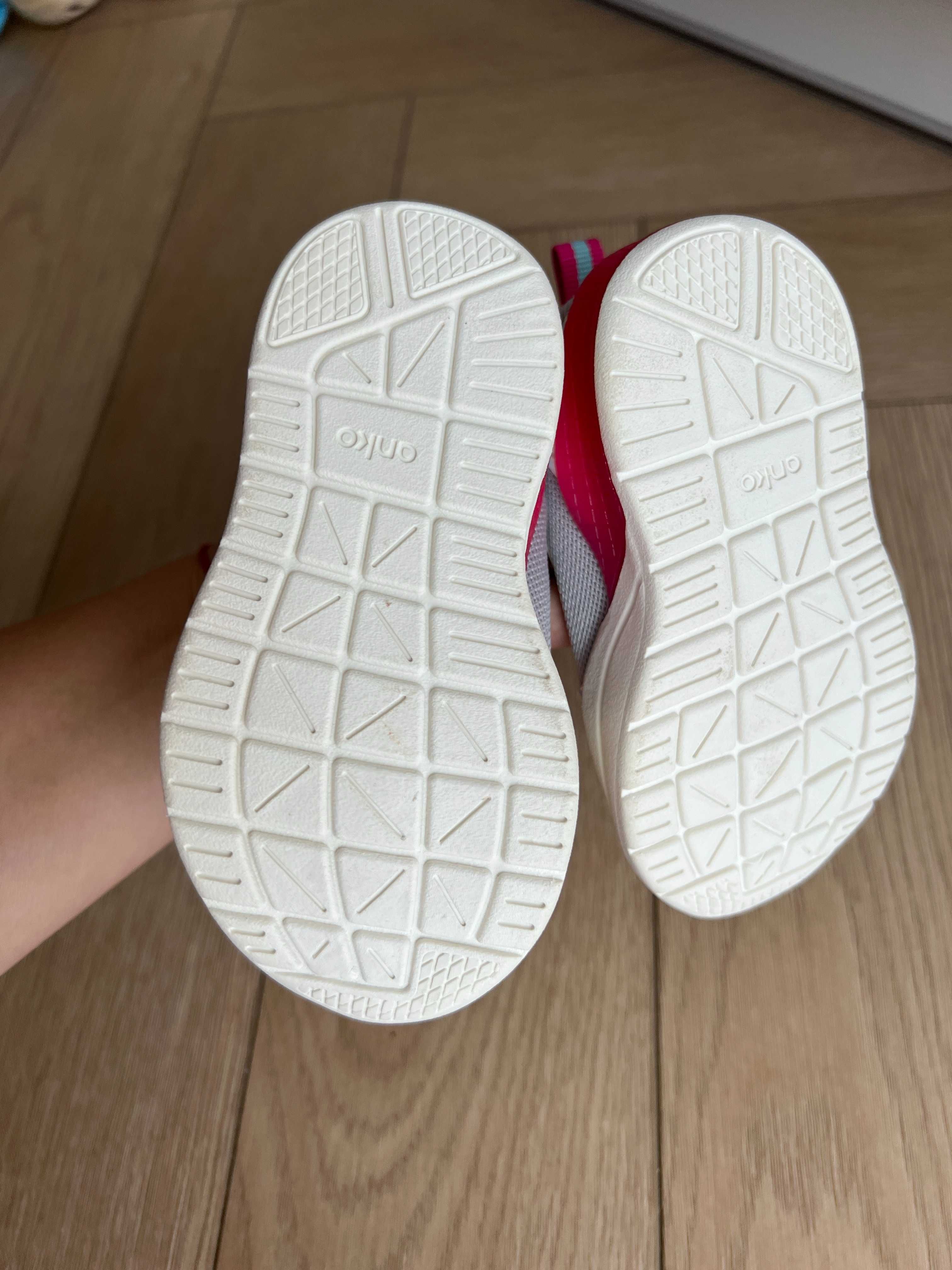 Nowe bez metki Buty sportowe świecące dla dziewczynki  r EU 23