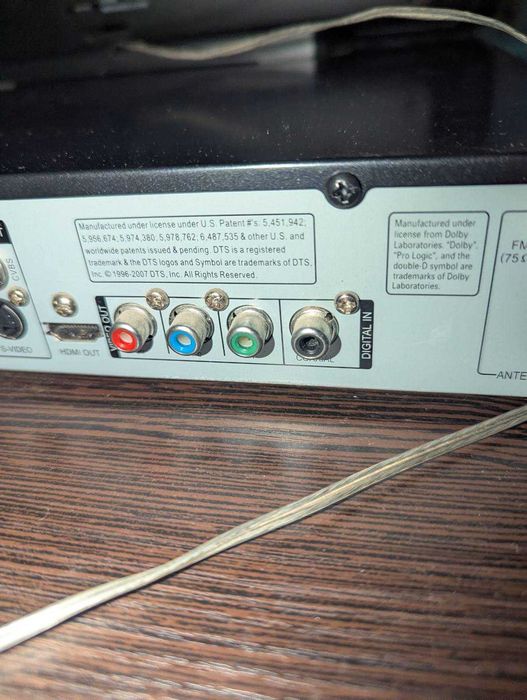 Продаю домашній DVD кінотеатр Philips HTS3568/51