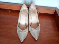 Sprzedam buty na obcasie