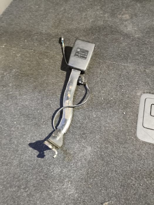 Zapinka spinka pasa bezpieczeństwa 1K4.857.755 K  VW Golf 5 6 plus