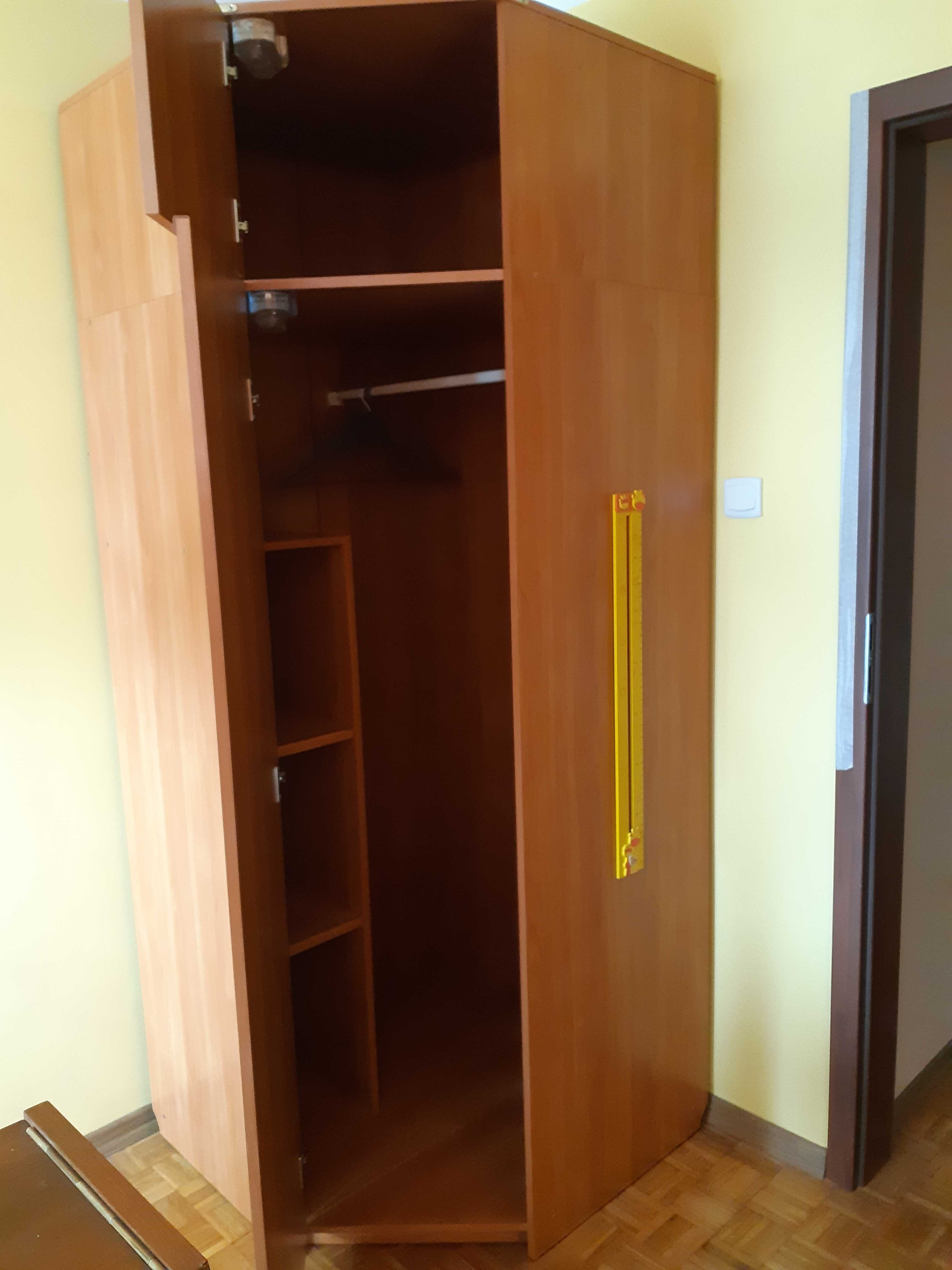 Narożna pojemna szafa VOX w dobrym stanie