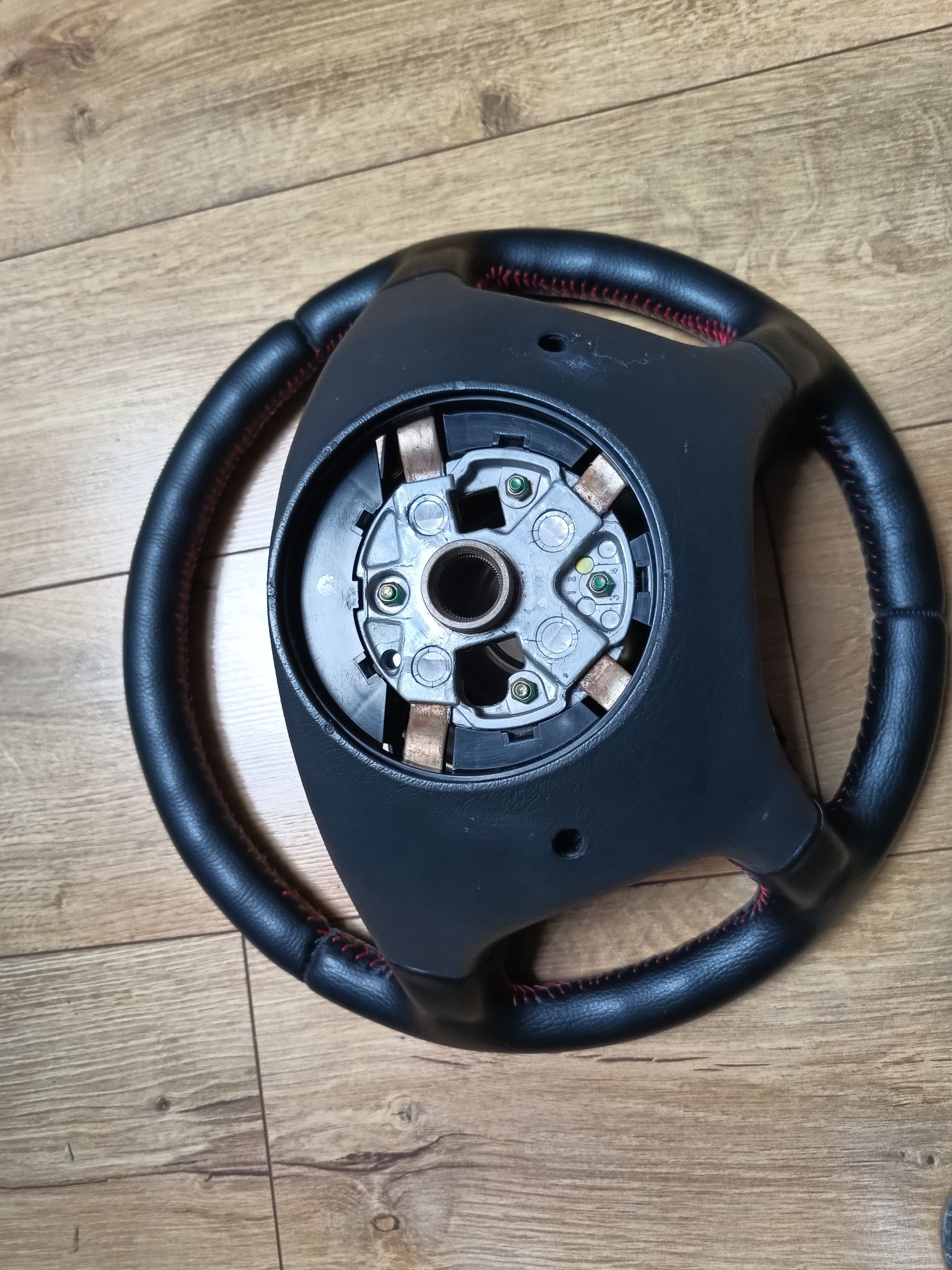 Sprzedam kierownicę plus airbag Mercedes